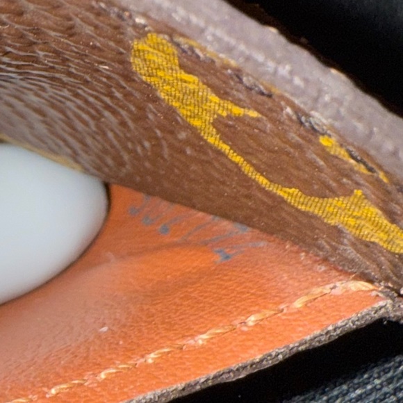 Pre-owned LV Sarah Wallet NM Monogram - Picture 9 of 9